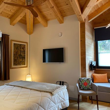 D'Artemisia Chambres D'Hotes Pont-Saint-Martin Bagian luar foto